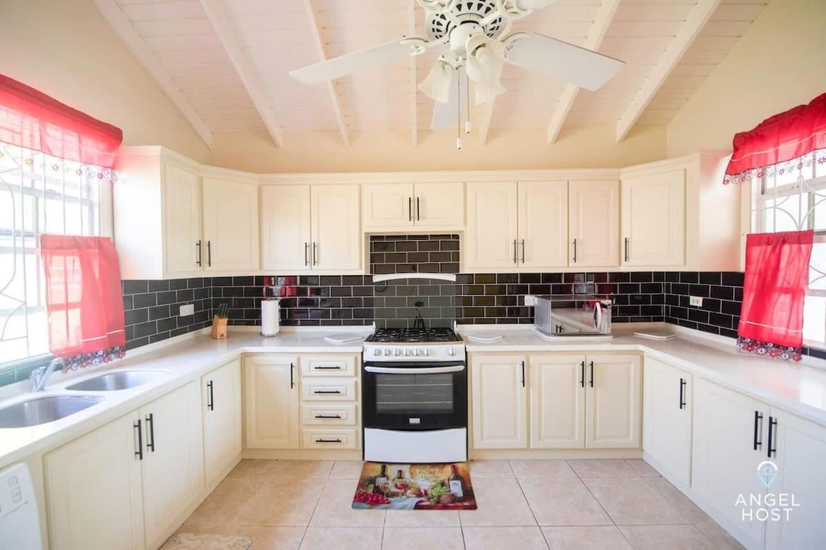 Beachy Cottage I Kitchen I Wi-Fi I Shaded Cabana I Parking Сент-Филип Экстерьер фото